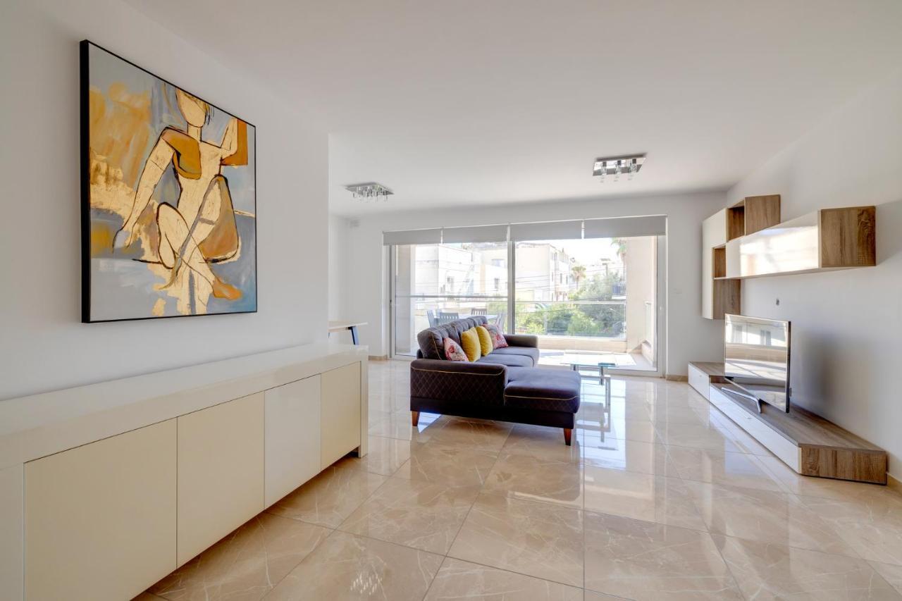 Marvellous 3Br Apartment In Central St Julians St. Julian's Exteriör bild