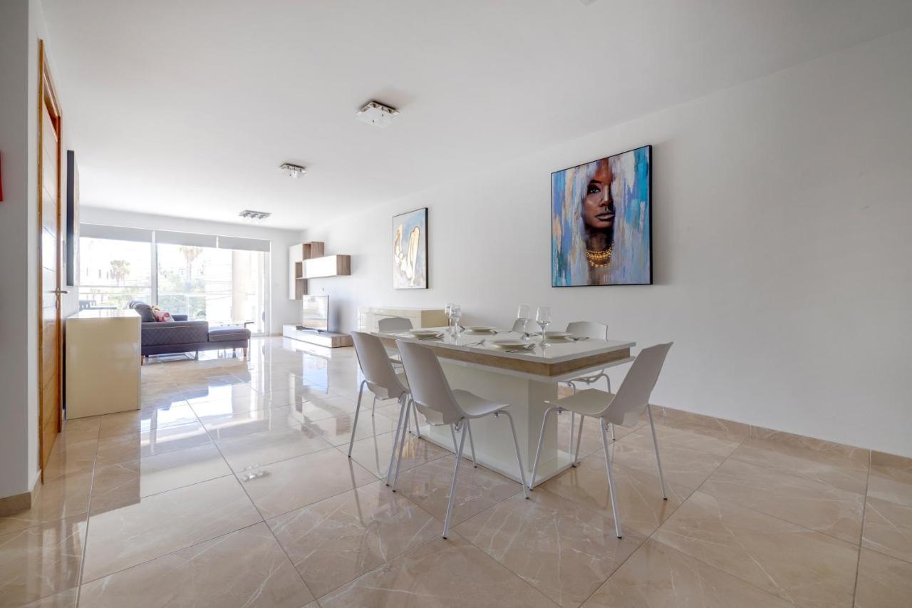 Marvellous 3Br Apartment In Central St Julians St. Julian's Exteriör bild