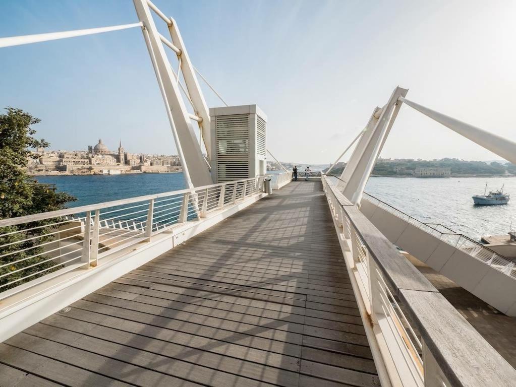 Marvellous 3Br Apartment In Central St Julians St. Julian's Exteriör bild